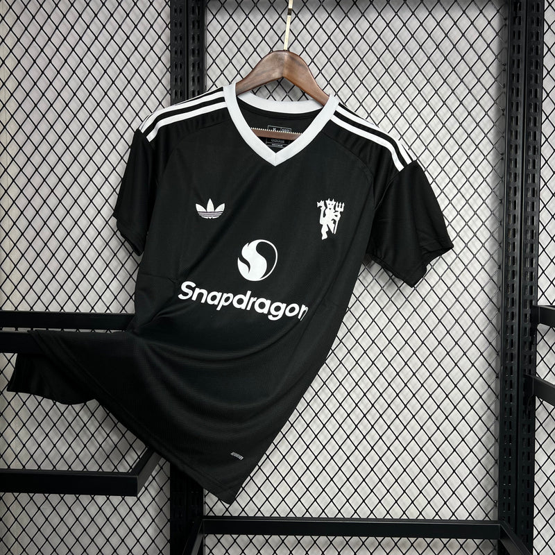 CAMISA DO MANCHESTER UNITED 25/26 PRETO GOLEIRO