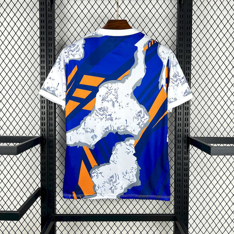 CAMISA DO REAL MADRID 25/26 MULTICOLOR EDIÇÃO ESPECIAL
